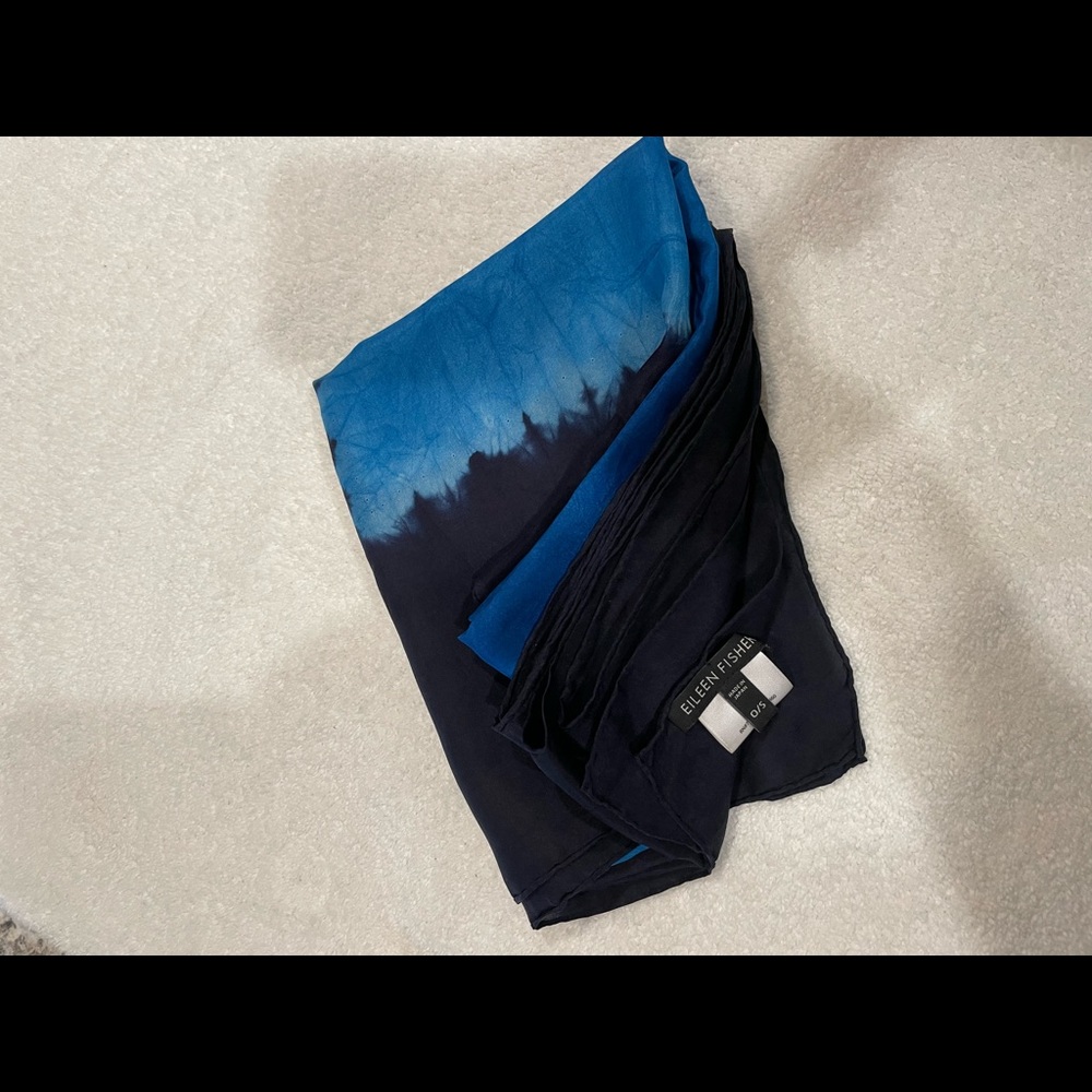 Eileen Fisher Sulk Ahibori tie died scarf. Stunning blues. Silk.